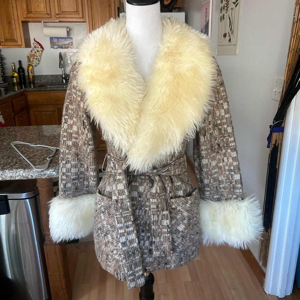 Source Unknown Cream and Tan Teddy Jacket
